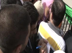 Tören alanı değil iş isteme alanı!