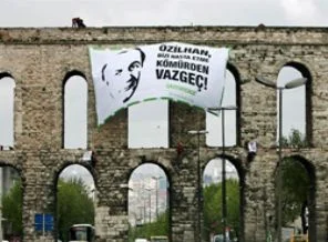 'Tuncay Özilhan, bizi hasta etme'