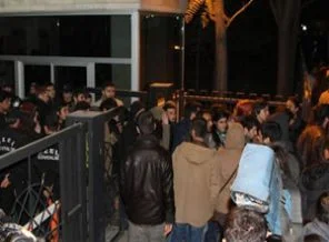 Üniversite karıştı: 7 yaralı