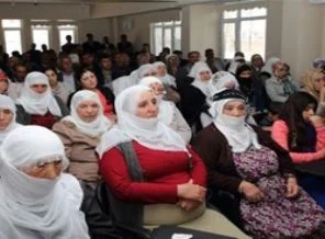 Van'da asker anneleri PKK'lı anneleriyle buluştu
