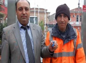 Zabıta müdürüyle sigaranın ne alakası var demeyin !