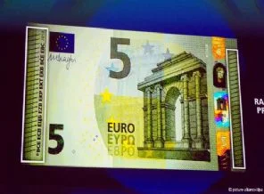 5 Euro Avrupa'nın başına dert oldu
