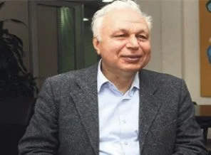 'AKP başkanlık sistemi önerisi, seçim barajını rehin aldı'