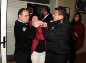 AKP'li vekili protesto edince!