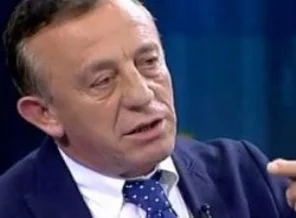 Ali Ağaoğlu o binaları yıktıracak
