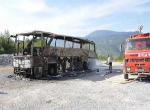 Antalya'da tur otobüsü yandı