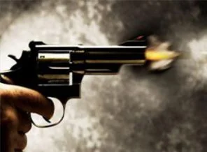 Astsubay cinnet geçirdi: 2 ölü