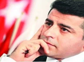 'Bir Kürt Alevi olarak CHP'nin yaptıklarından ötürü özür dilemeye hazır mısınız?'