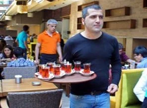 Çaycı tiyatro yönetmeni