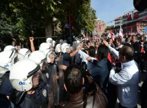 CHP'liler dükkan basıp çalışanları yaraladı