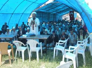 Çiftçiler, yağmur için şükür duasına çıktı