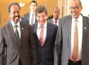 Davutoğlu Londra'da Somali için çağrı yaptı