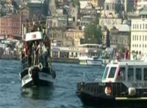 Deniz üstünde 1 Mayıs tartışması!