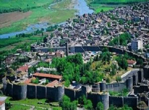 Diyarbakır'da Kürtçe eğitim verecek üniversite kuruluyor