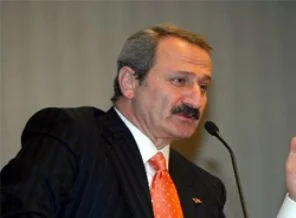 'Erdoğan, Gül ile anlaşıp Cumhurbaşkanı adayı olabilir'