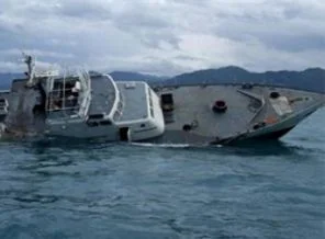 Gemi töreni beklemeden battı