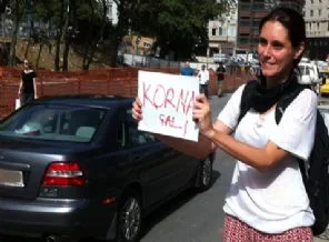 Gezi Parkı'ndaki müdahaleye kornalı protesto