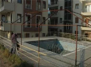 Havuza düşen 3,5 yaşındaki çocuk boğuldu