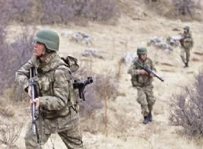 Hükümet 'kısa askerlik'te kararlı