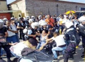 İHD, Taksim'de kadınlara yönelik polis saldırısını kınadı