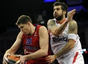 İlk finalist Olympiakos!