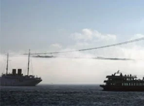 İstanbul sabah sis ile uyandı