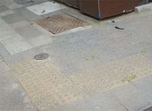 Kadıköy belediyesi yanlış taşları kaldırdı ve doğrularını koymuyor