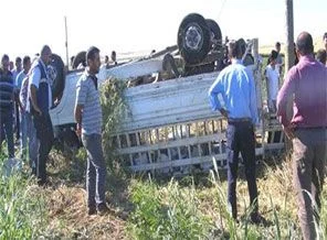 Kadın işçileri taşıyan pikap devrildi