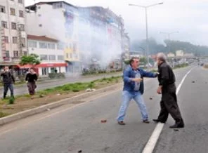 Kamu düzenini bozana tazminat isteme hakkı yok!