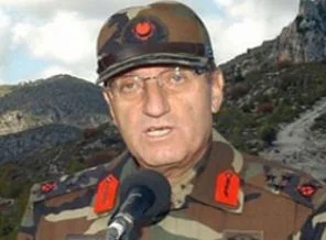 Kara Kuvvetleri Komutanı Suriye sınırında