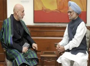 Karzai'den Hindistan'la dirsek teması