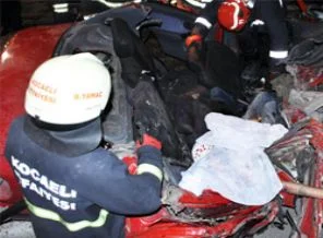 Kocaeli'de kaza: 1 ölü 1 yaralı
