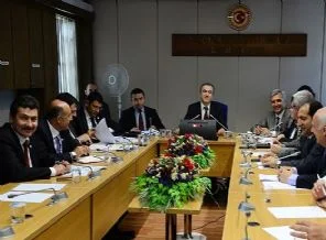 Komisyon akademisyenleri dinleyecek