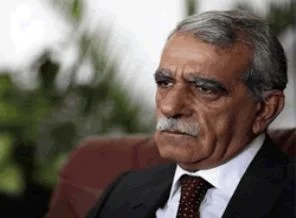 'Kürtçe konuşuyor ve düşünüyor, rüyalarımızı Kürtçe görüyoruz'