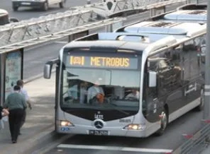Metrobüs üzerinde ceset bulundu
