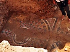 Milas'ta Roma dönemine ait taban mozaiği bulundu