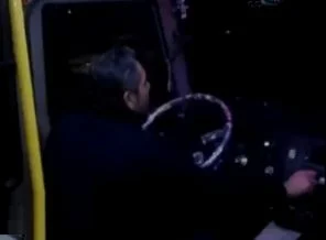 Minibüs şoförünün yaptıkları şok etti!