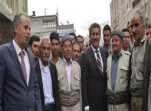 Mustafa Sarıgül Hakkari'de