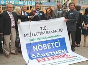 Nöbetçi öğretmen eylemde