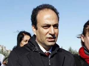 Osman Baydemir öyle afişler astırdı ki...