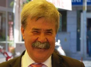 Osman Özgüven yurda döndü
