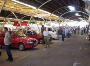 Oto galerilerine şafak baskını