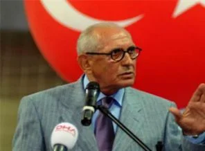 Özkan Sümer: Her köpek havlamasına dursak yol alamazdık