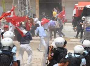 Reyhanlı'da protestoya gaz bombalı müdahale