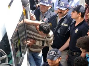 Reyhanlı'daki saldırı ile ilgili gözaltına alınan 6 zanlı adliyede