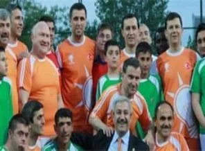Sahaya 'Recep Tayyip Erdoğan' formasıyla çıktı