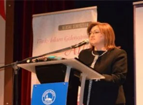 Şahin: AB'de finans krizi aile krizine dönüşüyor