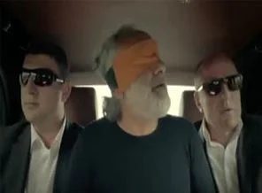 Sinan Çetin'e 'Sen Ağaoğlu'na git' protestosu