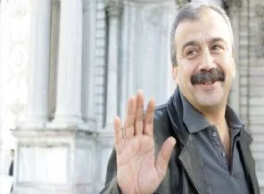 Sırrı Sürreya Önder taburcu edildi