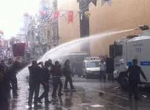 Taksim'de toplanan gruba müdahale
